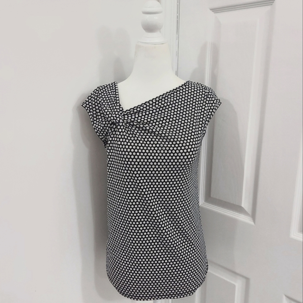 Ann Taylor Black and White Floral Top